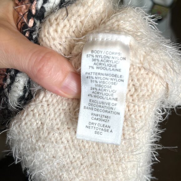 Wildfox Fuzzy Cat Sweater Size XS Cream Pink Faux Fur Wool Blend Animal Gift S - Picture 11 of 11